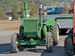 2008John-Deere-7
